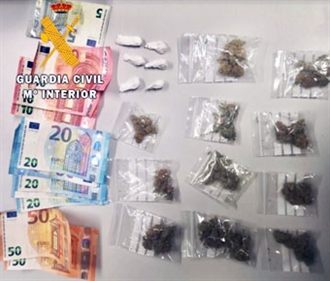 La Guardia Civil detiene a un hombre por tráfico de drogas en Losar de la Vera