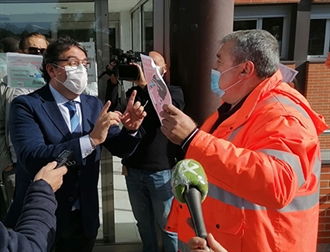 El Consejero Vergeles mantiene un áspero enfrentamiento con los médicos de Simex