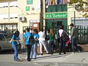 Continúan las obras de reforma de la cubierta del IES Zurbarán