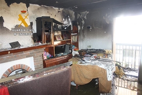 La Guardia Civil rescata a dos personas del interior de una vivienda en llamas en la localidad cacereña de Guadalupe