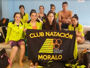 Los equipos infantil, junior y absoluta del Club Natación Moralo disputaron la primera jornada del Circuito Diputación 