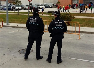 Dos individuos con pasamontañas y armas simuladas denunciadas por la Policía Local